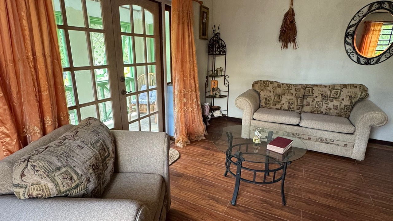 Photo of Livingroom in Maynards