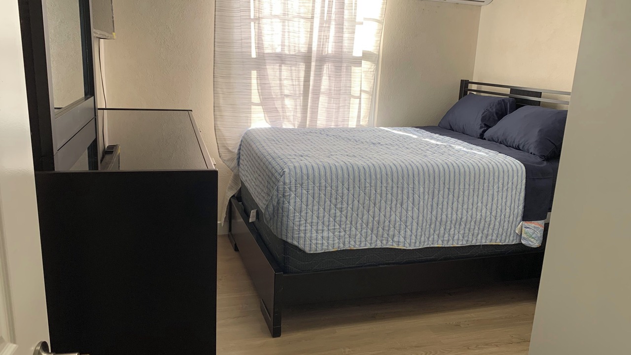 Photo of Bedroom in Oistins