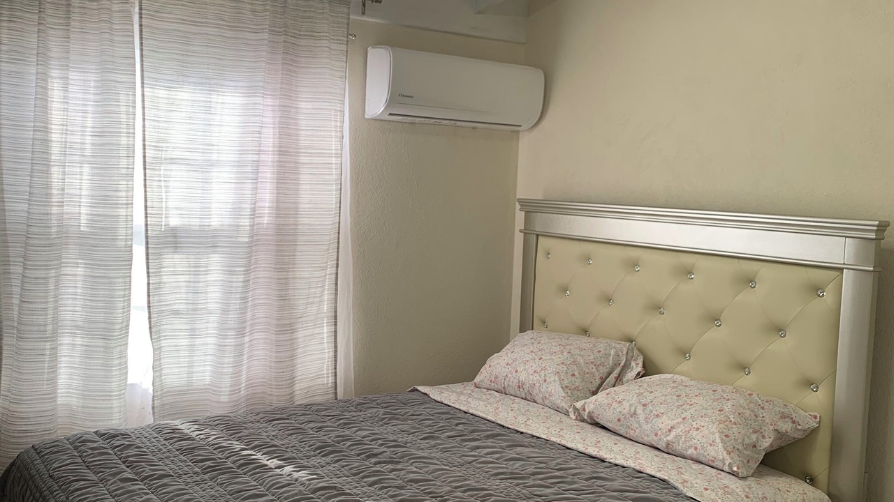 Photo of Bedroom in Oistins