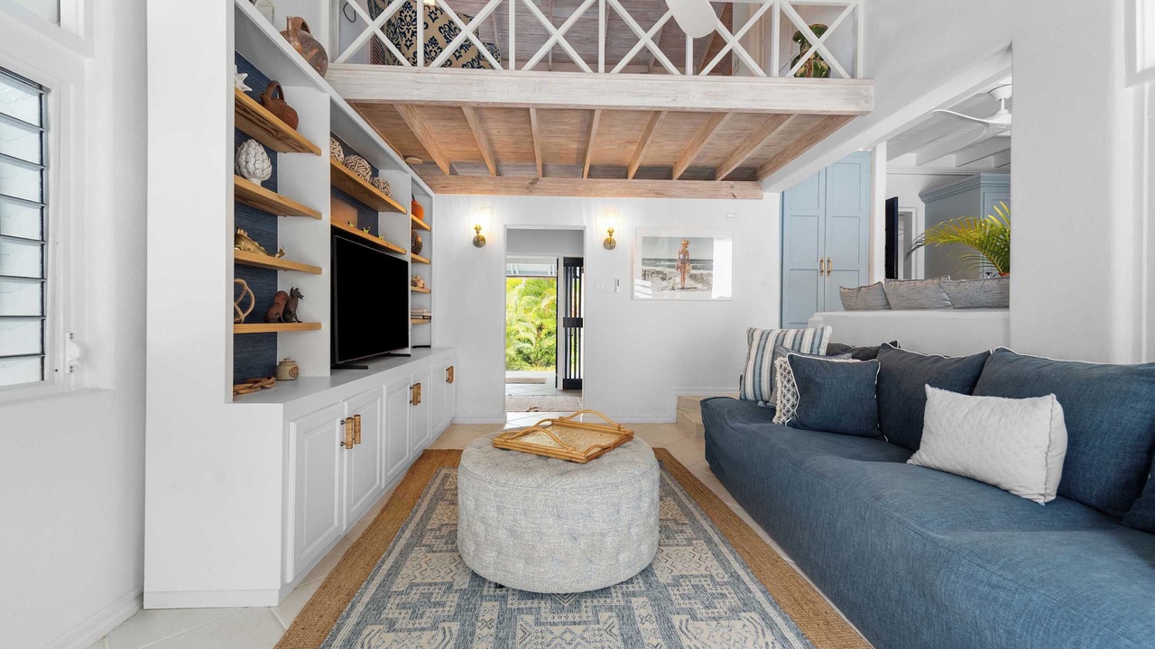 Photo of Livingroom in Holder's Hill