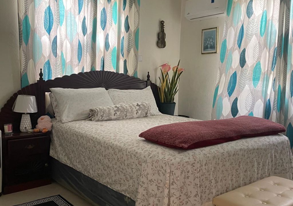Photo of Bedroom in Garrison Historic Area