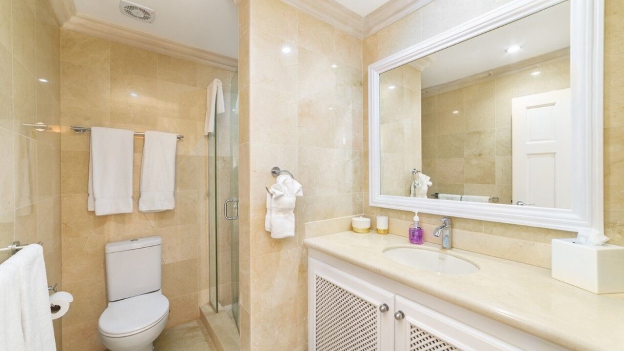Photo of Bathroom in Porters