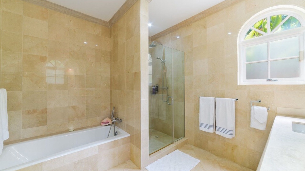 Photo of Bathroom in Porters
