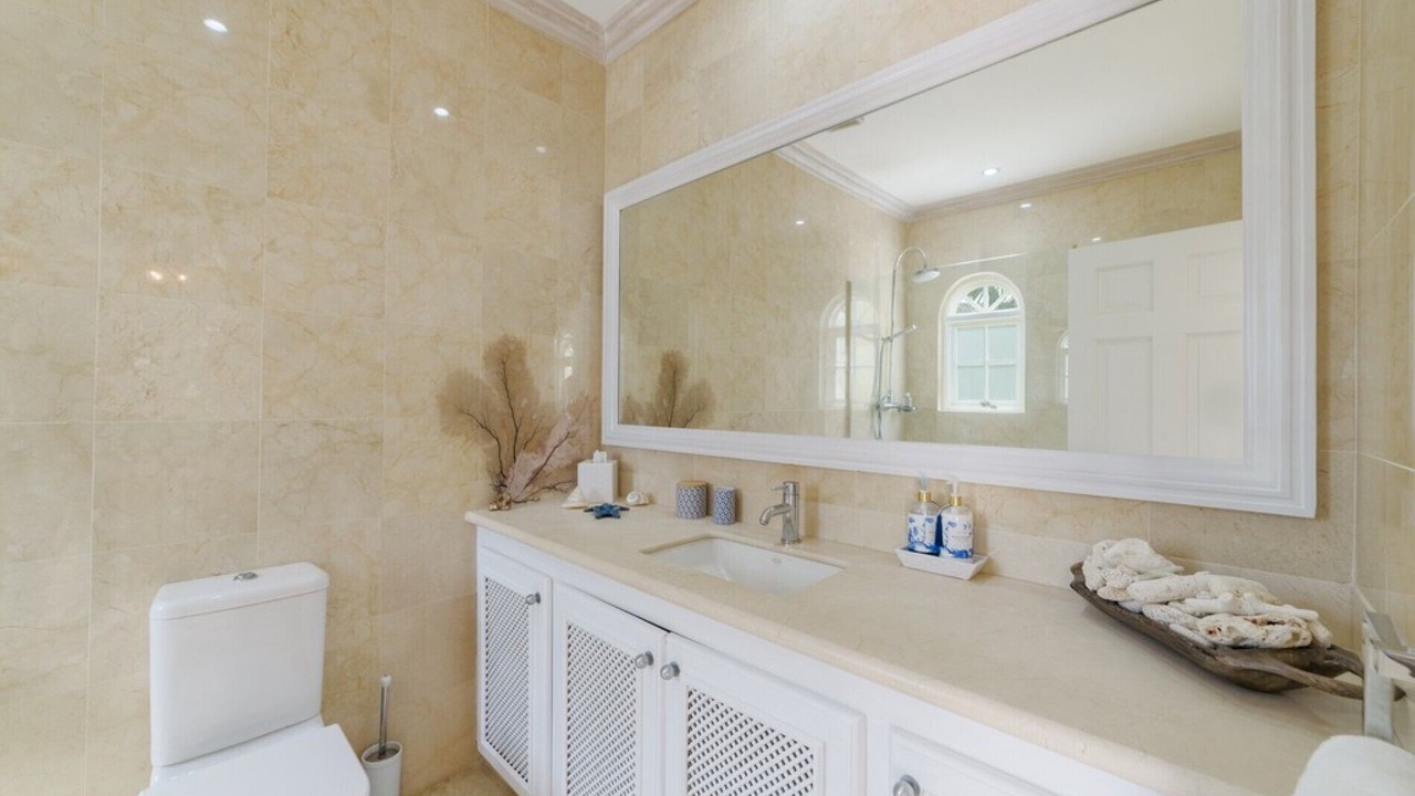 Photo of Bathroom in Porters