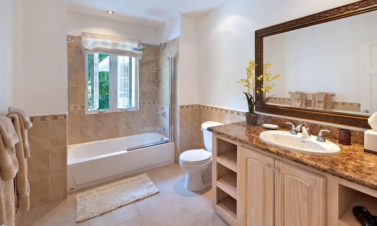 Photo of Bathroom in Halcyon Heights