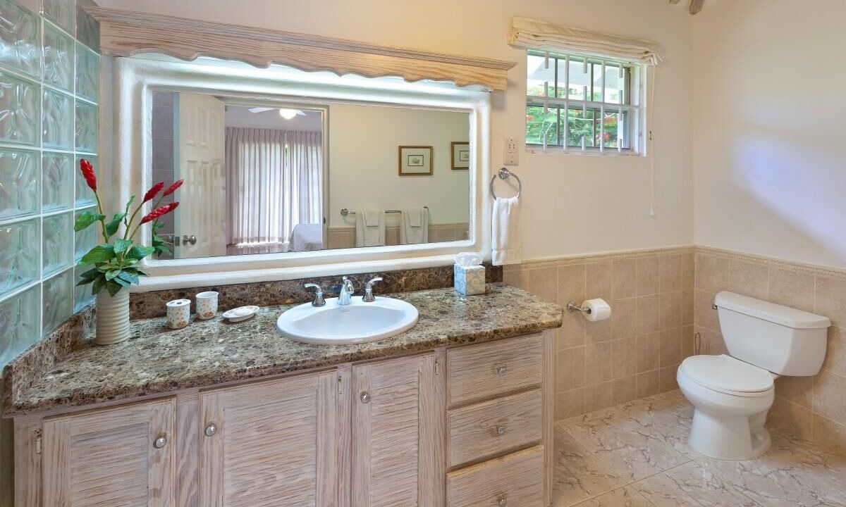 Photo of Bathroom in Halcyon Heights