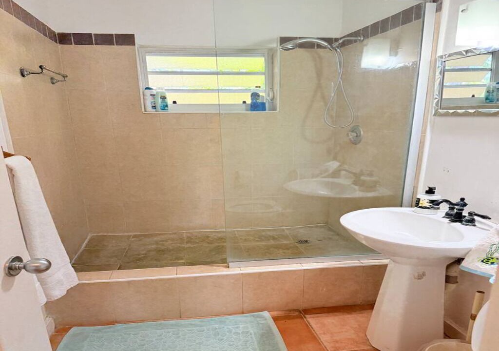 Photo of Bathroom in Long Bay