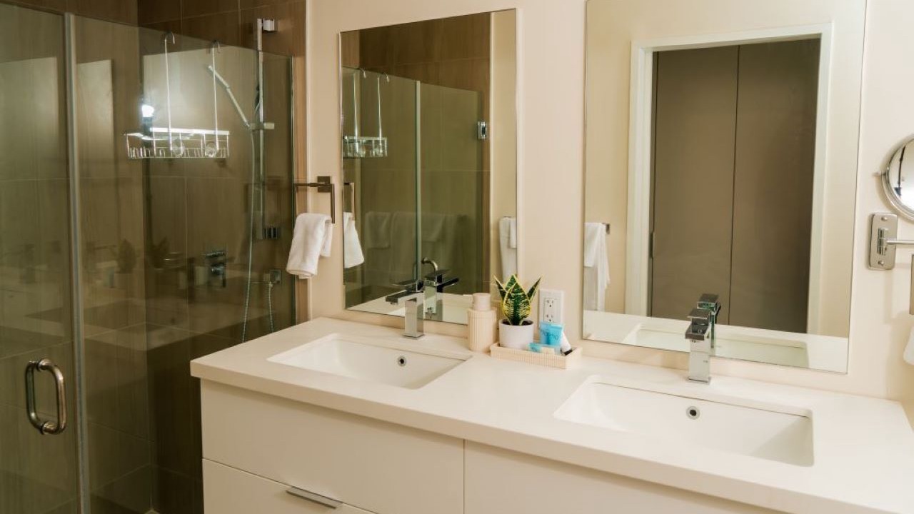 Photo of Bathroom in Little Battaleys