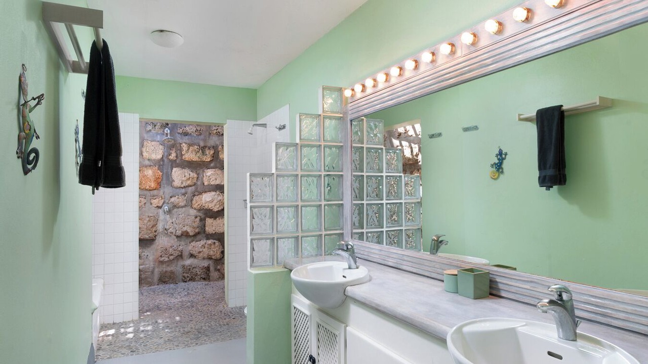 Photo of Bathroom in Silver Sands