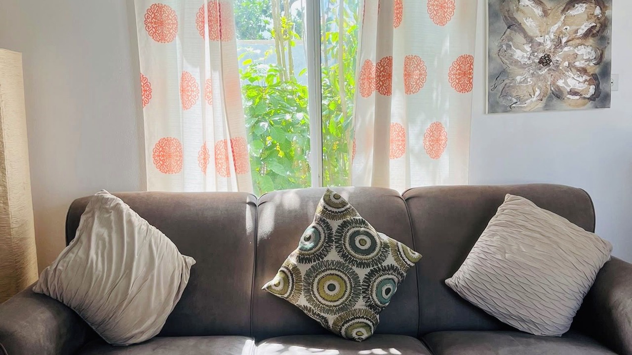 Photo of Livingroom in West Coast