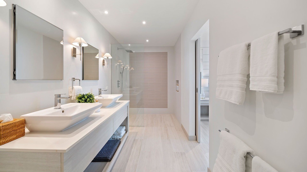 Photo of Bathroom in Porters