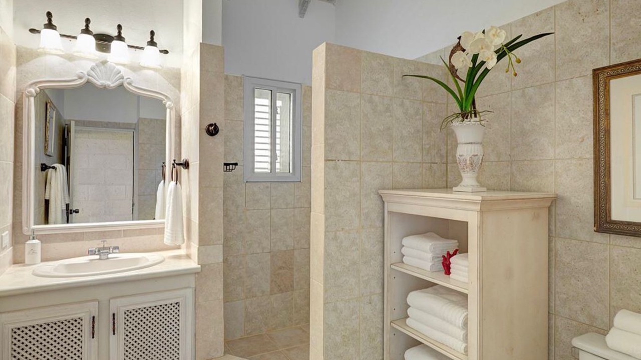 Photo of Bathroom in Long Bay