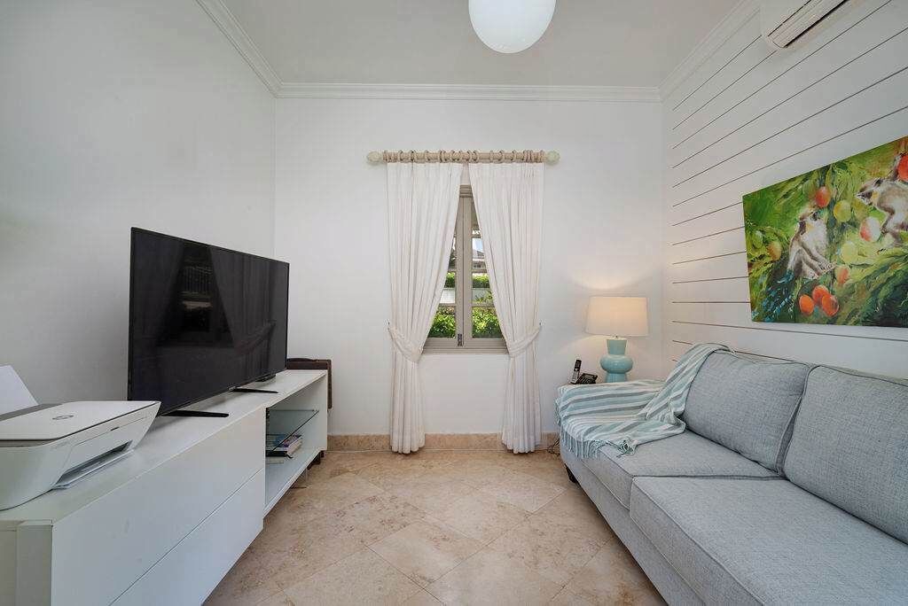 Photo of Livingroom in Mount Standfast