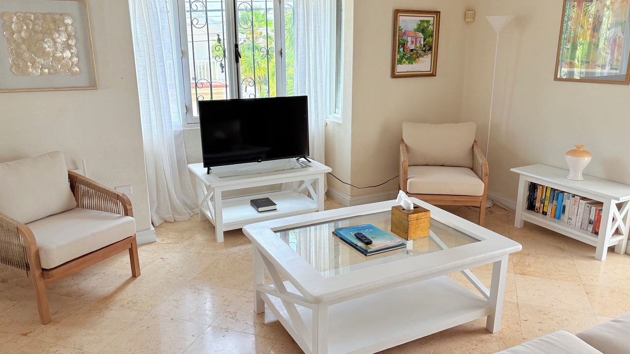 Photo of Livingroom in Folkestone