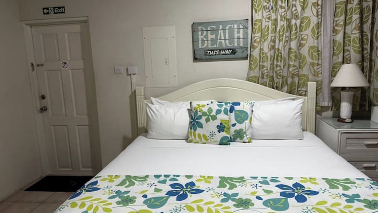 Photo of Bedroom in Oistins