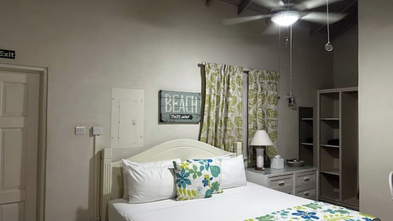 Photo of Bedroom in Oistins