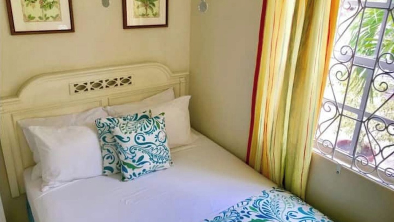 Photo of Bedroom in Oistins