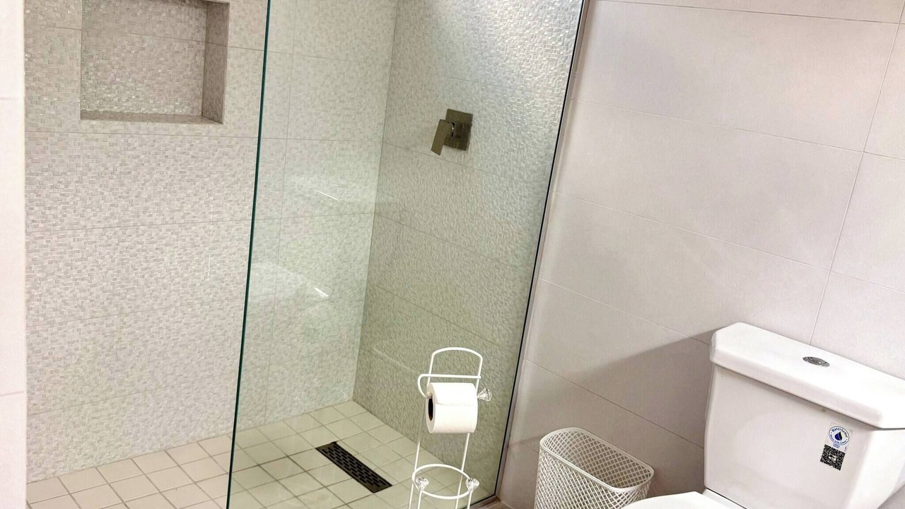 Photo of Bathroom in Heywoods Park