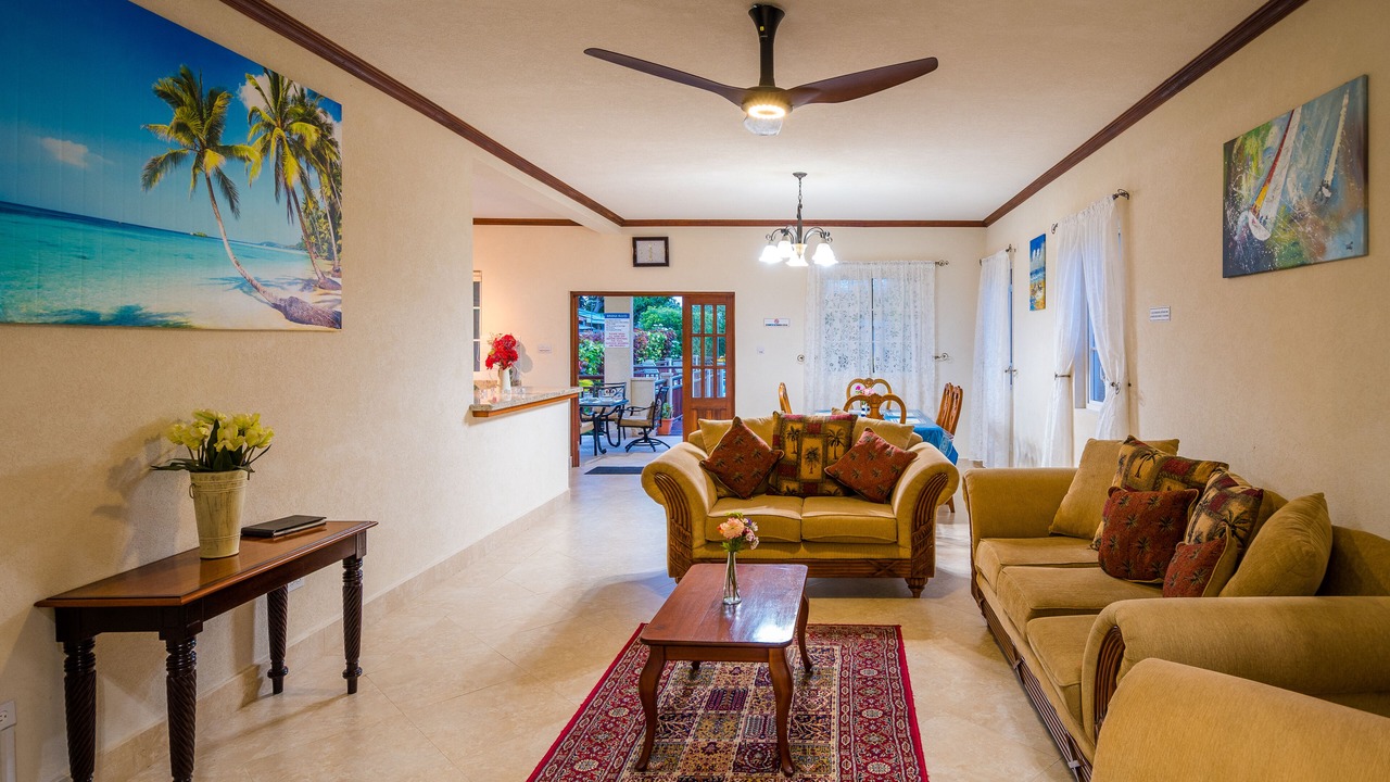 Photo of Livingroom in Weston