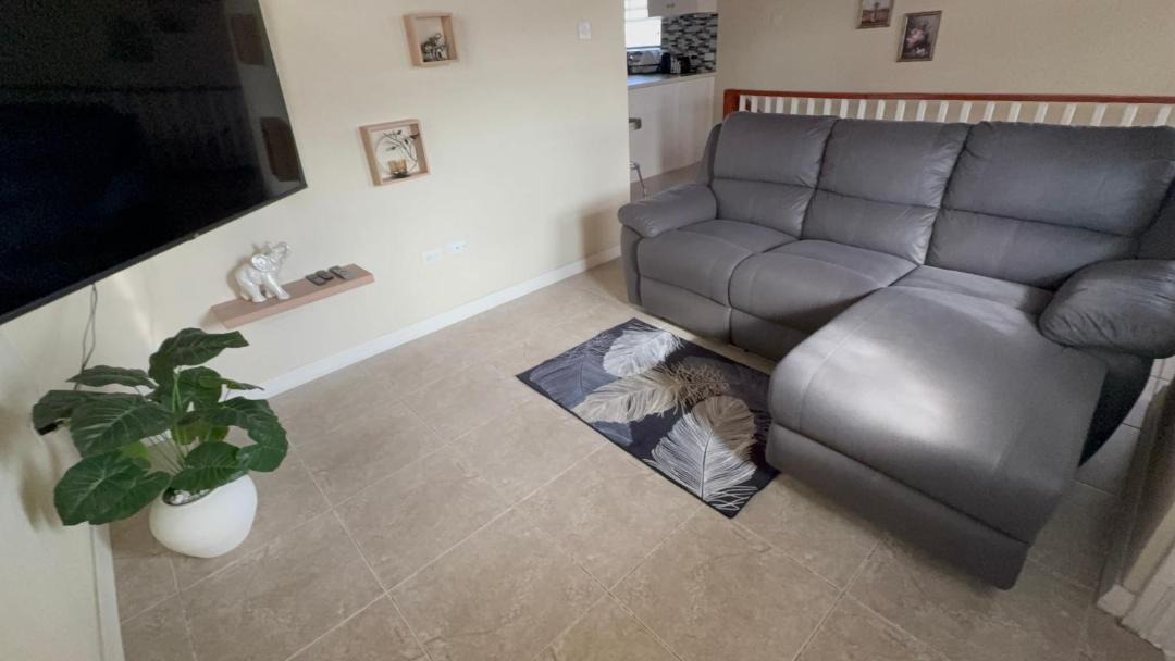 Photo of Livingroom in Black Rock