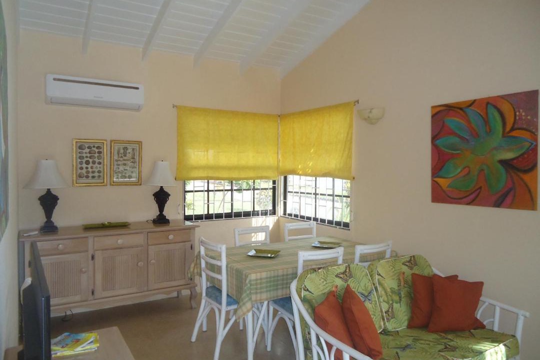 Photo of Livingroom in Weston