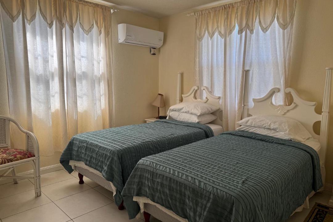 Photo of Bedroom in Oistins