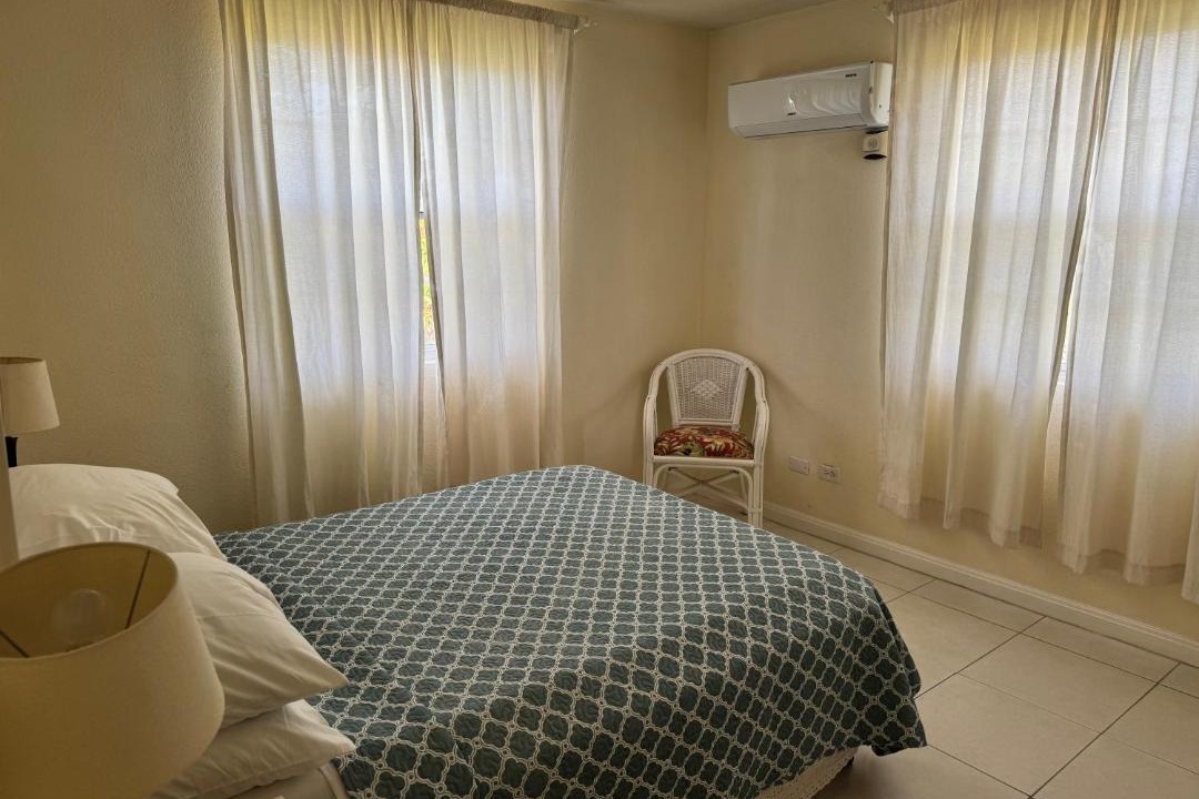 Photo of Bedroom in Oistins