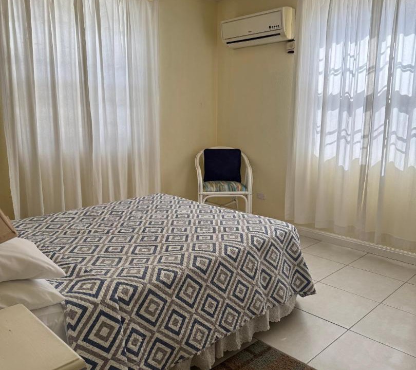 Photo of Bedroom in Oistins