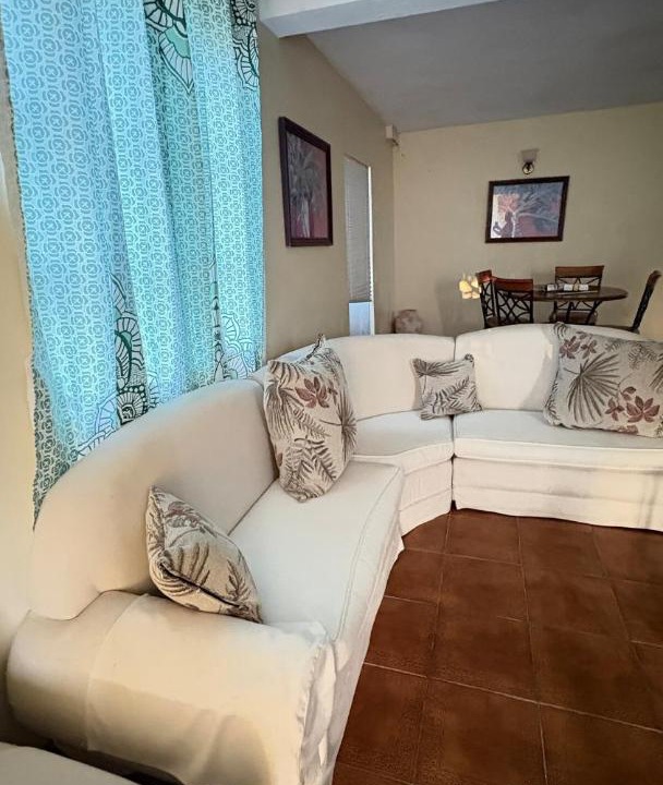 Photo of Livingroom in West Coast