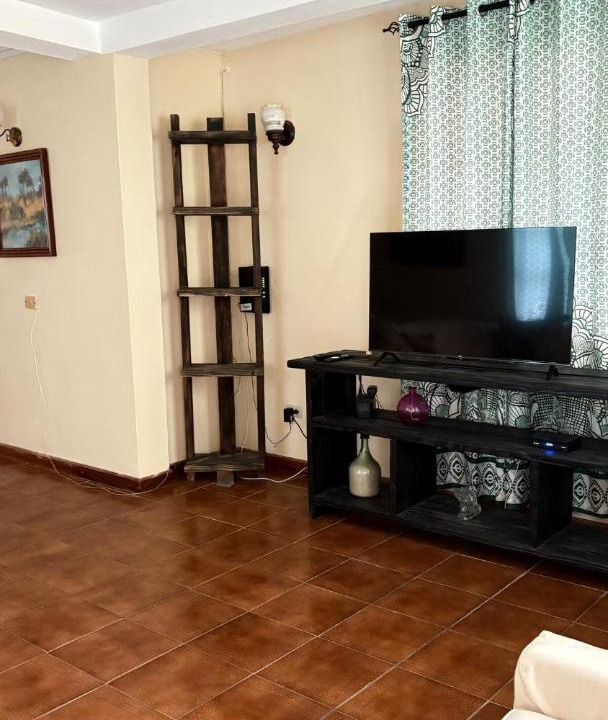 Photo of Livingroom in West Coast
