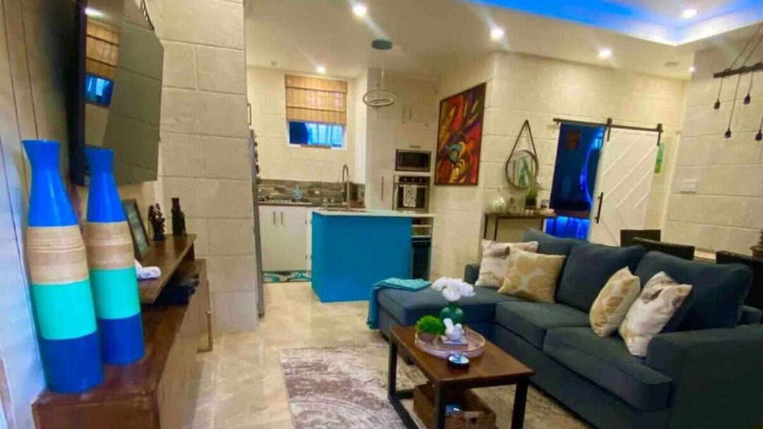 Photo of Livingroom in West Coast