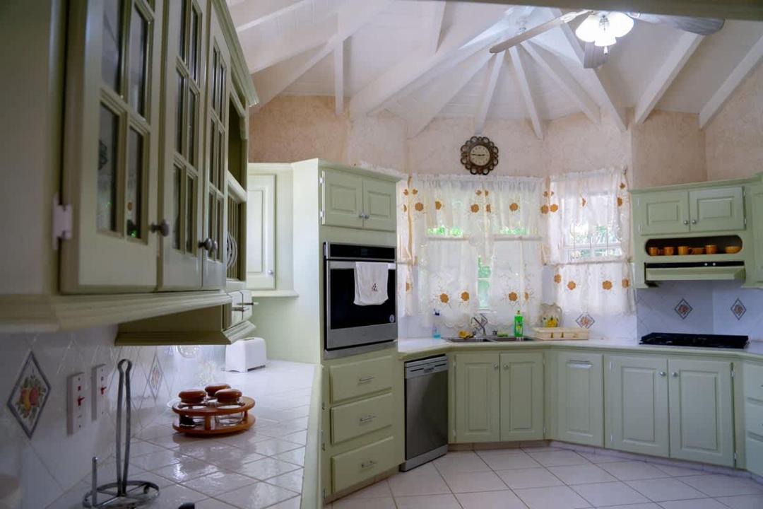 Photo of Kitchen in Paynes Bay