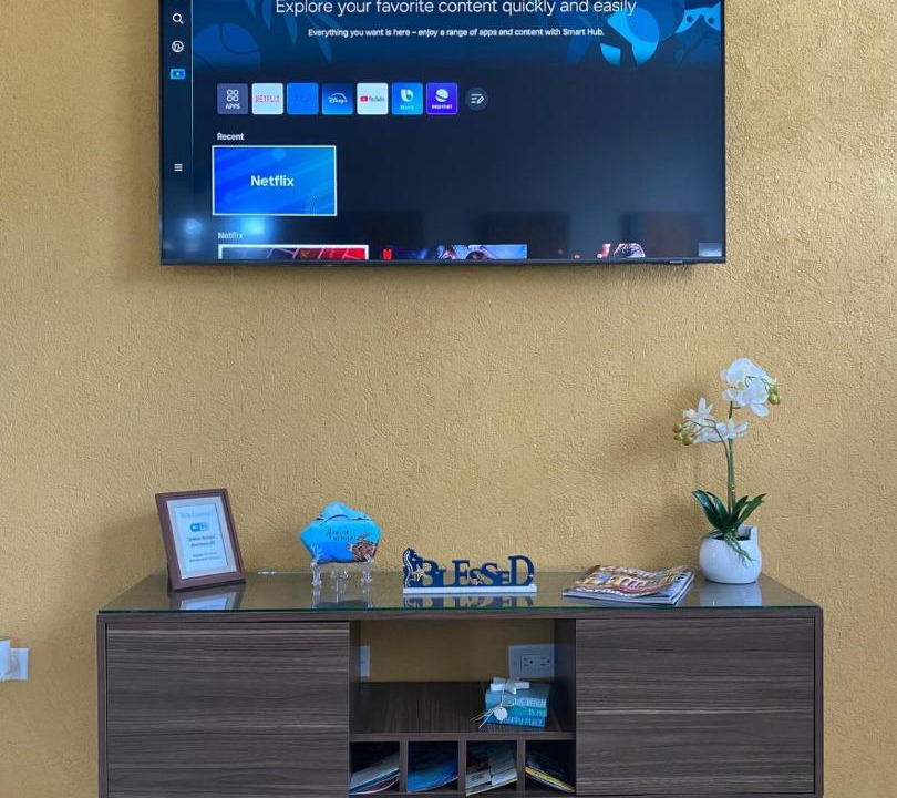 Photo of Livingroom in Navy Gardens