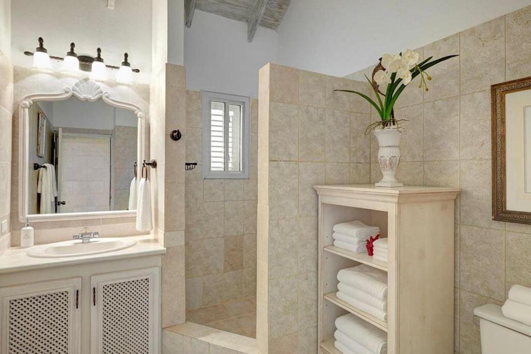 Photo of Bathroom in Long Bay