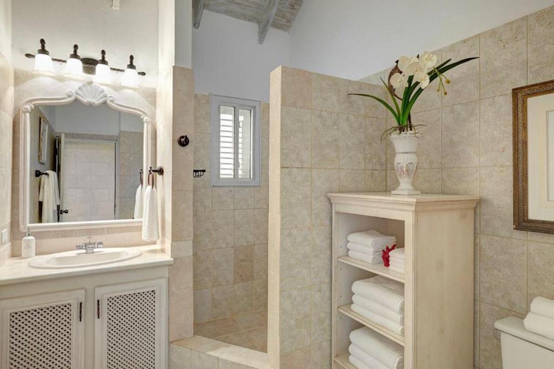 Photo of Bathroom in Long Bay
