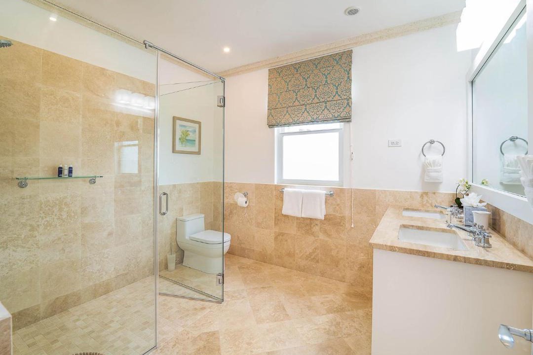 Photo of Bathroom in Porters