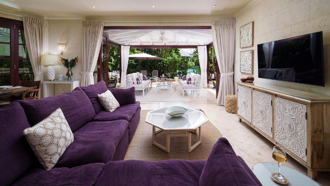 Photo of Livingroom in Gibbs Bay
