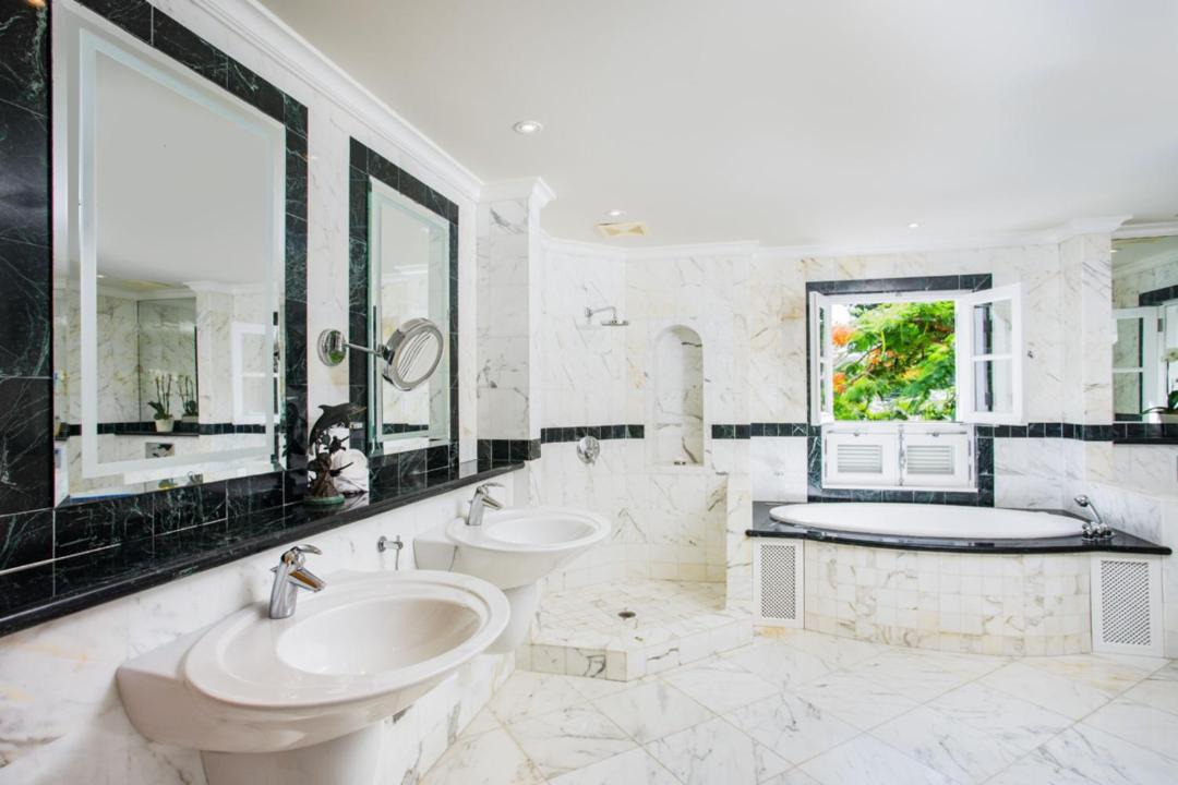 Photo of Bathroom in Schooner Bay