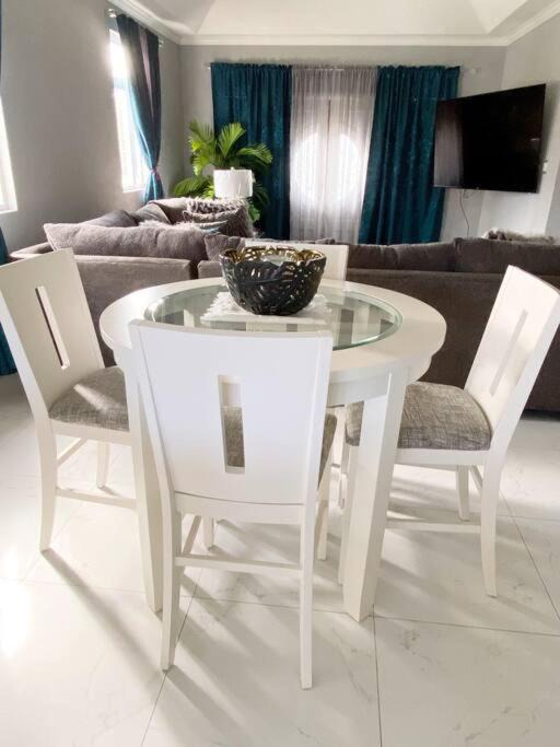 Photo of Livingroom in Oistins