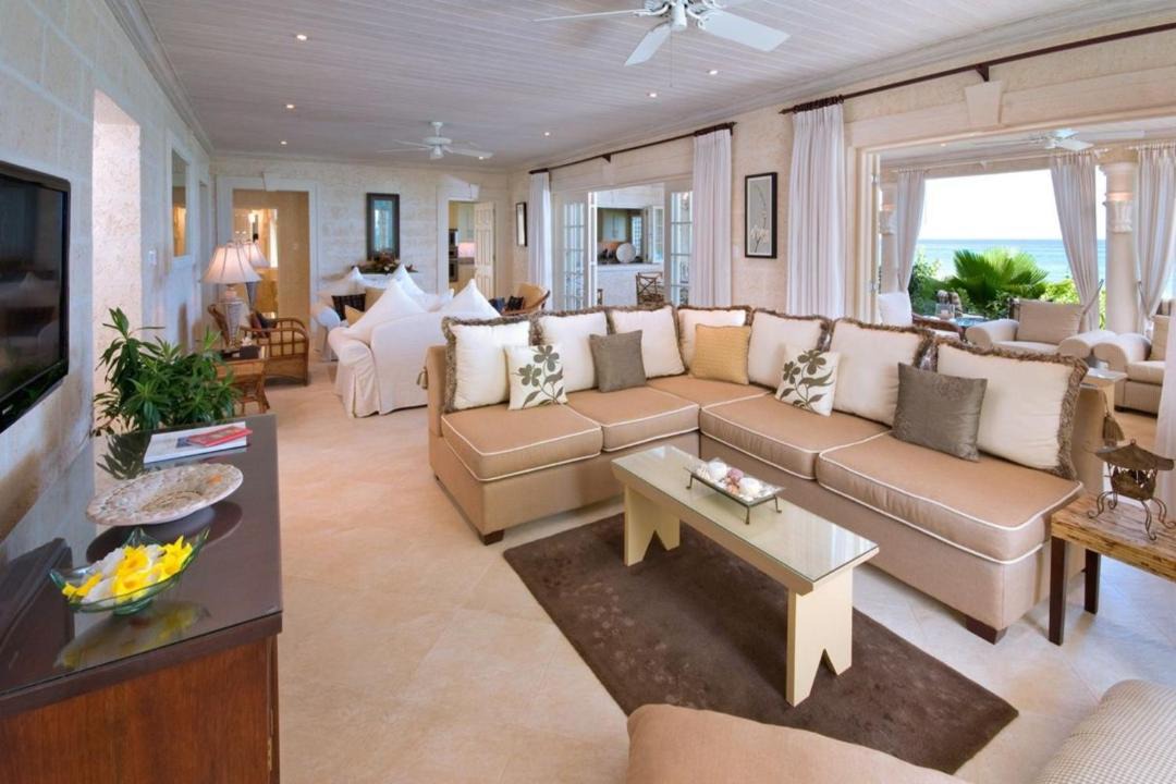 Photo of Livingroom in Gibbs Bay