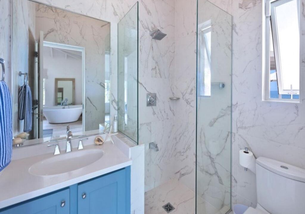Photo of Bathroom in Green Garden