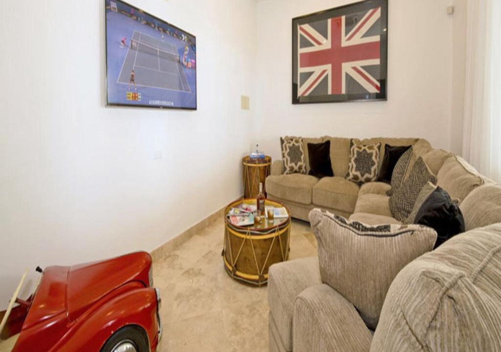 Photo of Livingroom in Lancaster