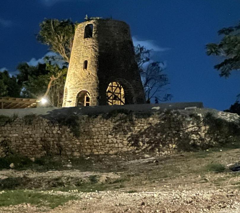 Photo of Buildings in Gibbs Bay