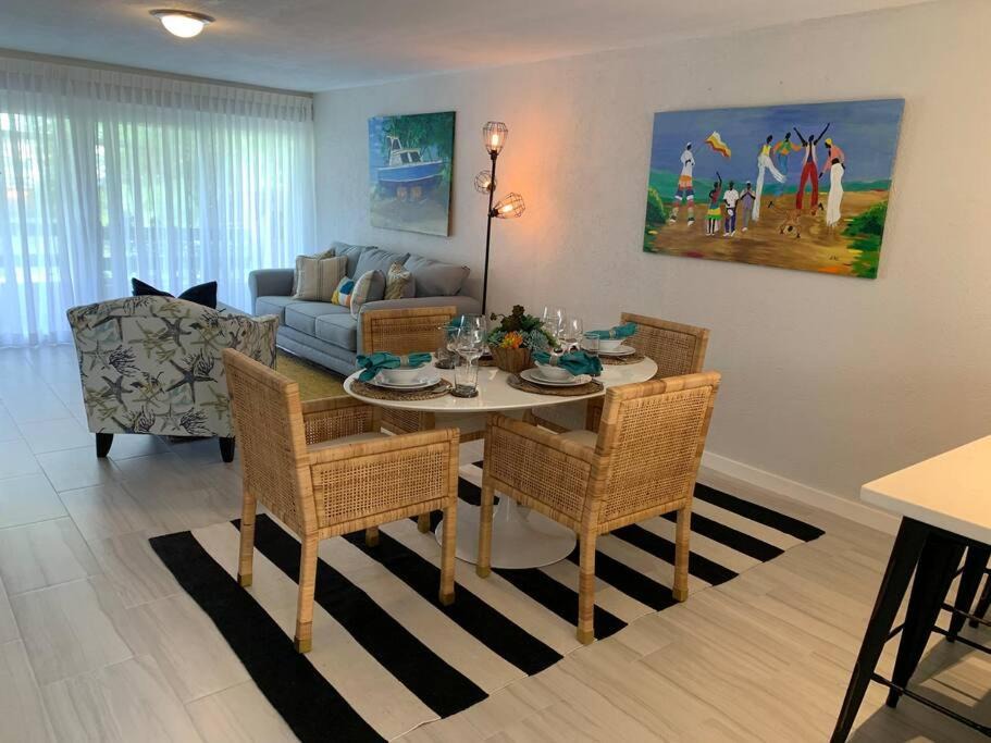 Photo of Livingroom in Bayville
