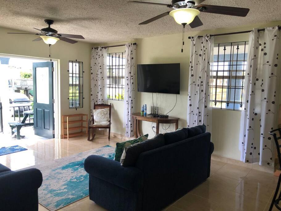 Photo of Livingroom in Woodbourne