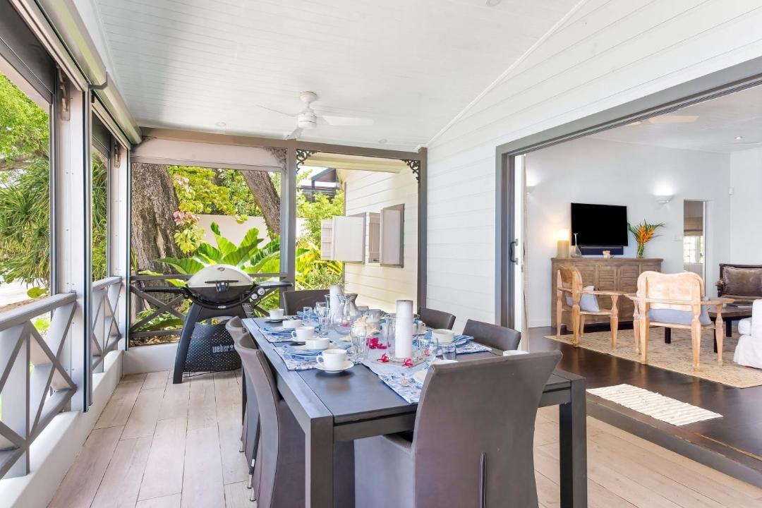 Photo of Livingroom in Gibbs Bay