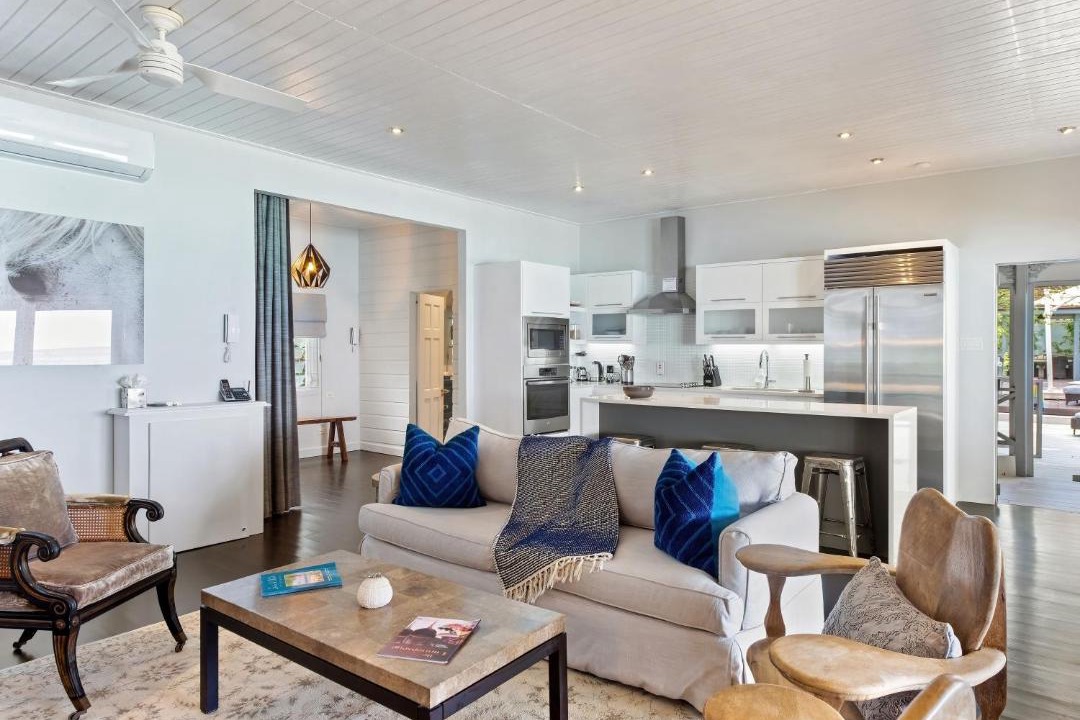 Photo of Livingroom in Gibbs Bay