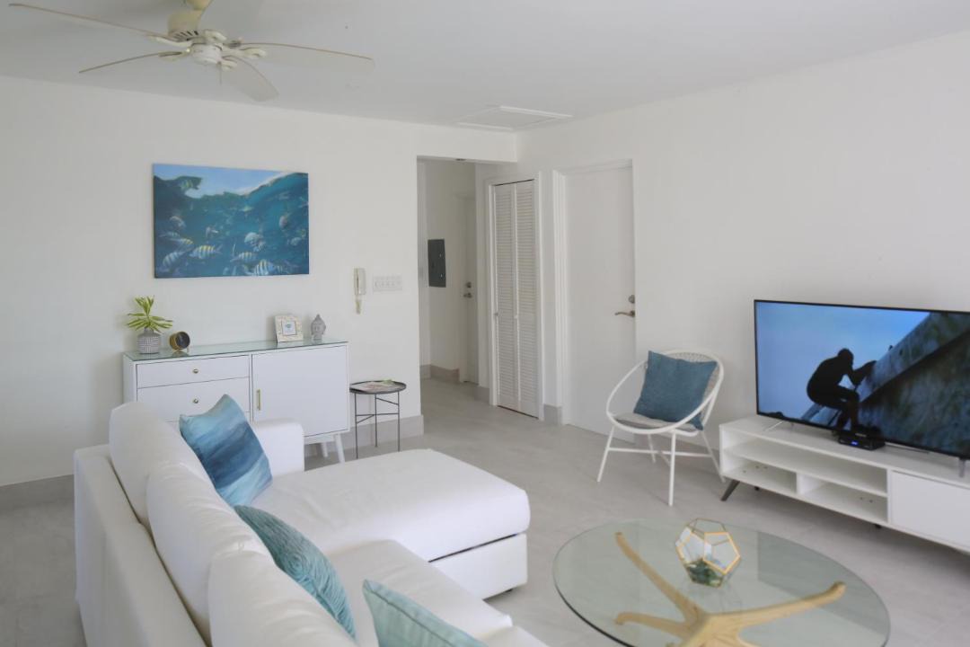 Photo of Livingroom in Weston