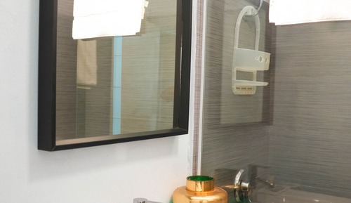 Signature Studio (Twin Beds.)