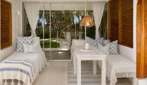 One-Bedroom Apartment with Sea View